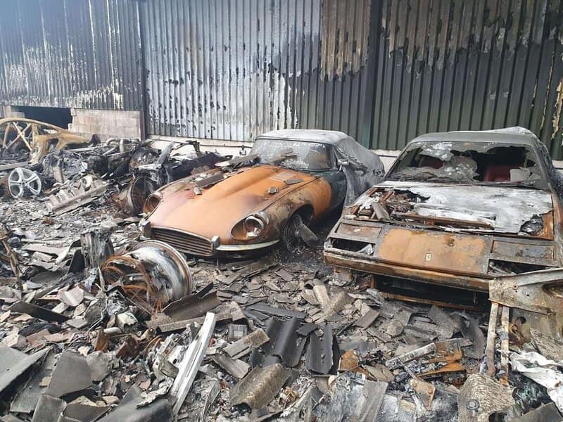 Πυρκαγιά σε γκαράζ κατέστρεψε 80 πανάκριβα συλλεκτικά αυτοκίνητα (Φώτο)