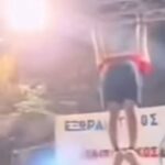 Δυσκόλεψαν τα πανηγύρια: Ο κόσμος χορεύει ενώ κάποιος κάνει μονόζυγο πάνω από την ορχήστρα (vd)